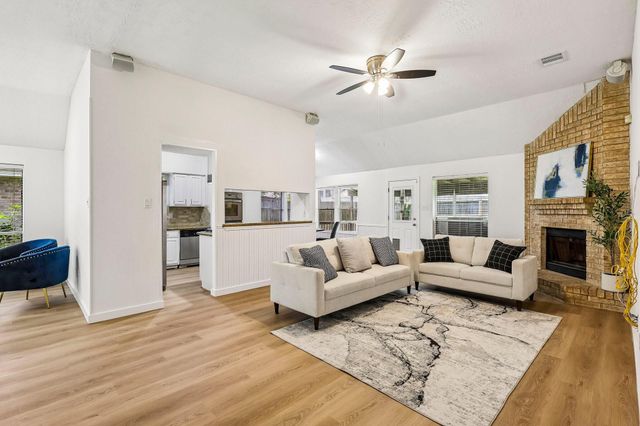 3222 Kempwood Drive, Sugar Land, TX 77479