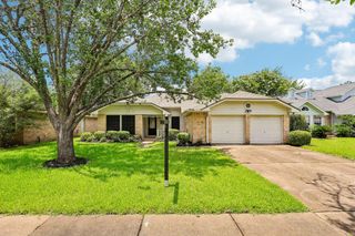 3222 Kempwood Drive, Sugar Land, TX 77479