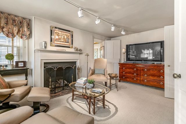 20 Atkinson Street, Portsmouth, NH 03801