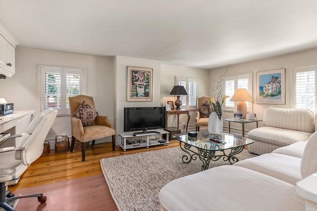20 Atkinson Street, Portsmouth, NH 03801