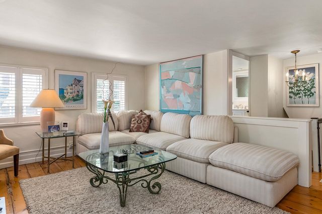 20 Atkinson Street, Portsmouth, NH 03801