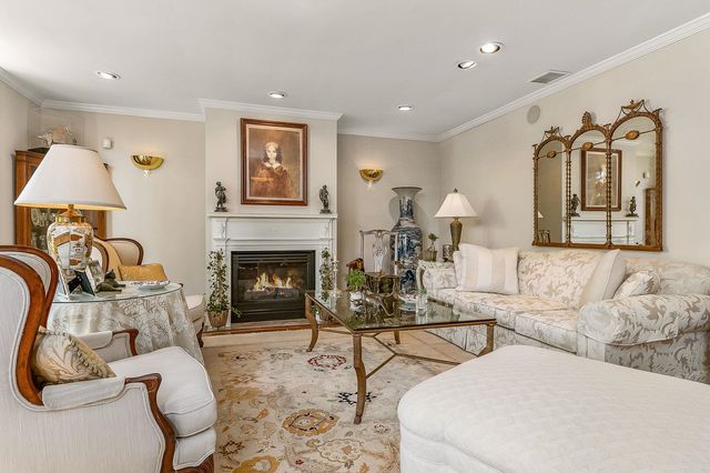20 Atkinson Street, Portsmouth, NH 03801