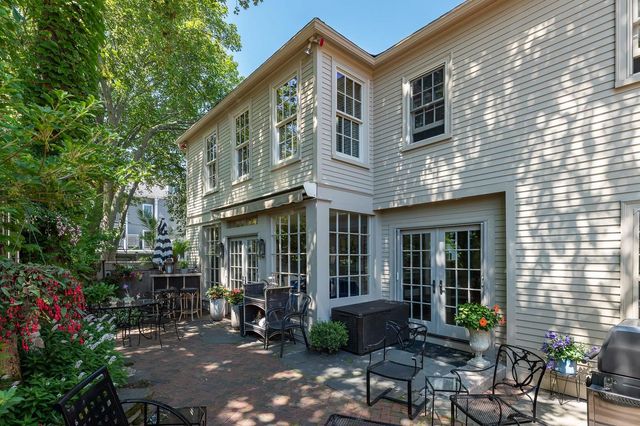 20 Atkinson Street, Portsmouth, NH 03801