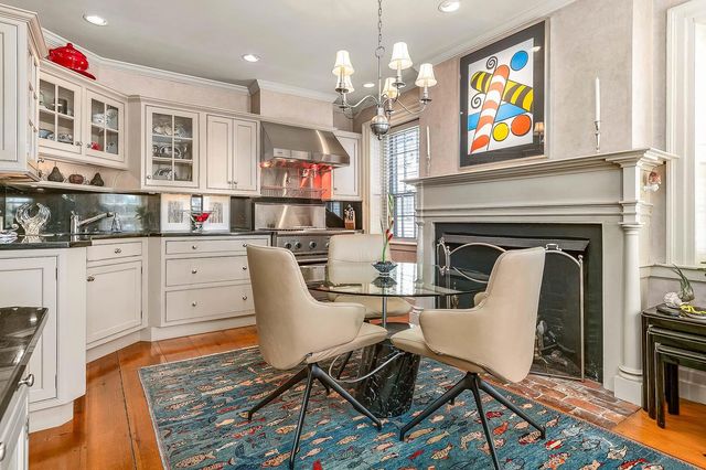 20 Atkinson Street, Portsmouth, NH 03801