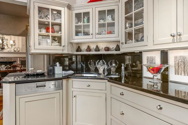 20 Atkinson Street, Portsmouth, NH 03801