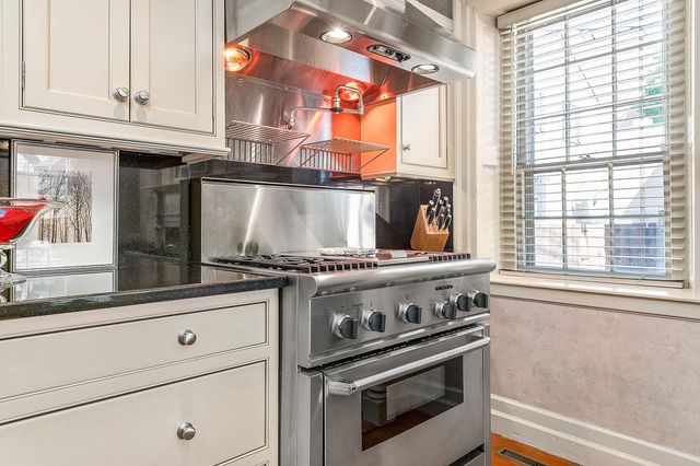 20 Atkinson Street, Portsmouth, NH 03801
