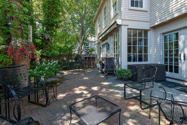 20 Atkinson Street, Portsmouth, NH 03801