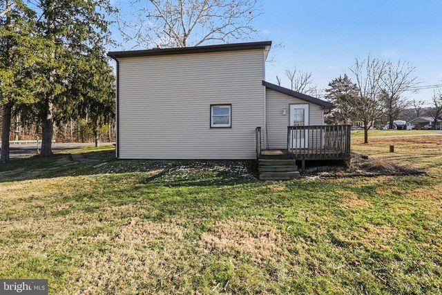 1207 PINE RD, Carlisle, PA 17015