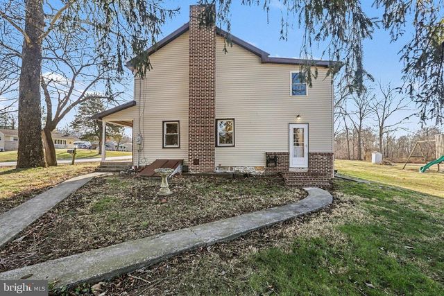 1207 PINE RD, Carlisle, PA 17015