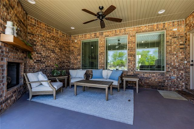 426 Eagle Ridge Drive, Farmington, AR 72730