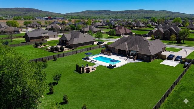 426 Eagle Ridge Drive, Farmington, AR 72730