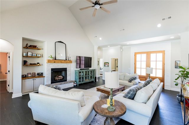 426 Eagle Ridge Drive, Farmington, AR 72730