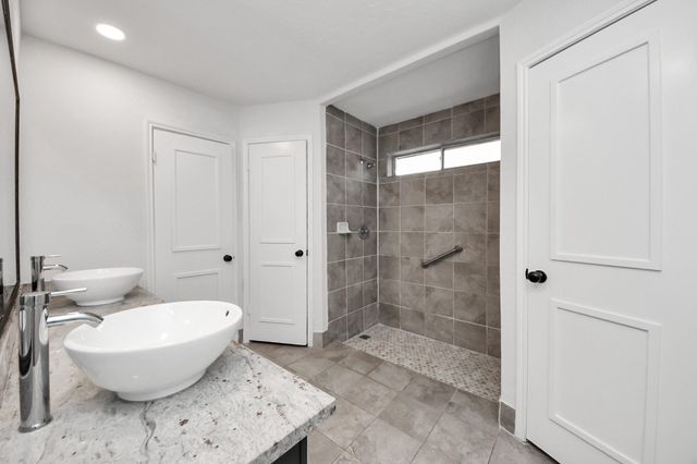 718 Land Grant Drive, Richmond, TX 77406