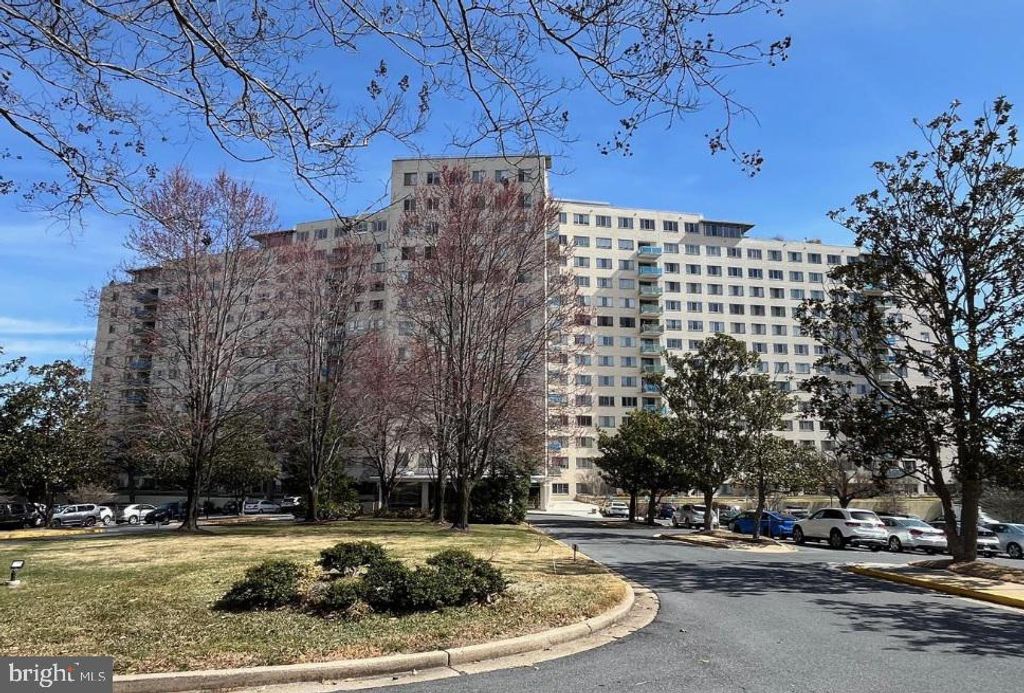 10201 GROSVENOR PL #1222, Rockville, MD 20852