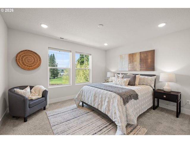 7438 Nw LAUREN Ave, Portland, OR 97229