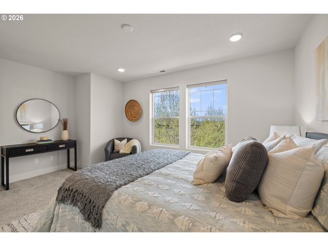 7438 Nw LAUREN Ave, Portland, OR 97229