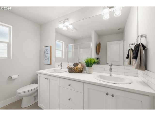 7438 Nw LAUREN Ave, Portland, OR 97229