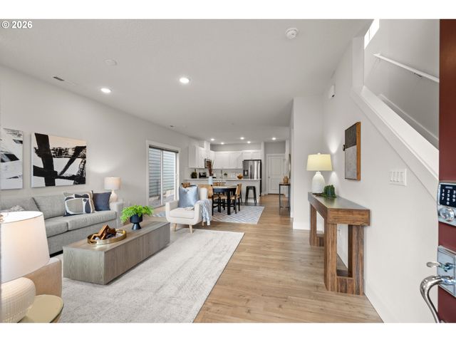 7438 Nw LAUREN Ave, Portland, OR 97229