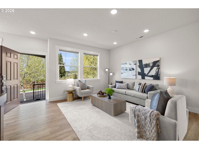 7438 Nw LAUREN Ave, Portland, OR 97229