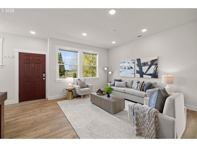 7438 Nw LAUREN Ave, Portland, OR 97229