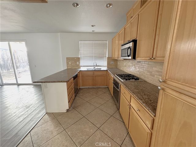 8240 Chamberlain Lane, Reseda, CA 91335