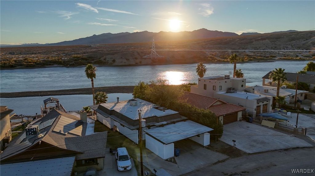 2053 Whitewater Drive, Bullhead City, AZ 86442