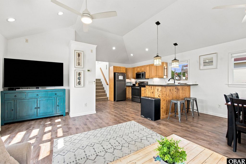 Image 18 of property listing at 101 Ocean Bay Boulevard, Duck, NC 27949