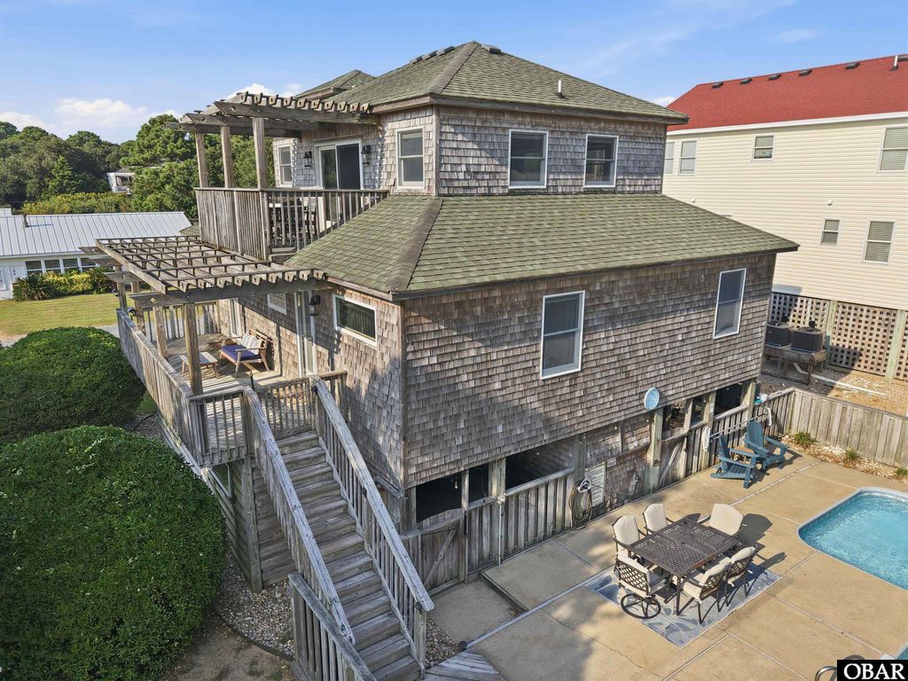 Image 7 of property listing at 101 Ocean Bay Boulevard, Duck, NC 27949