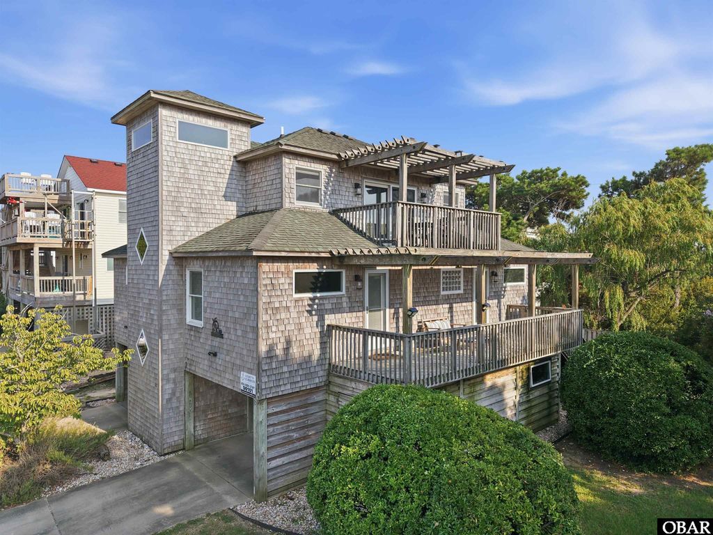 Image 8 of property listing at 101 Ocean Bay Boulevard, Duck, NC 27949