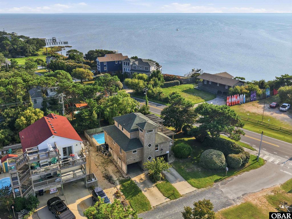 Image 10 of property listing at 101 Ocean Bay Boulevard, Duck, NC 27949