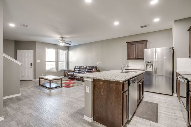 417 Milverton Drive, Fort Worth, TX 76036