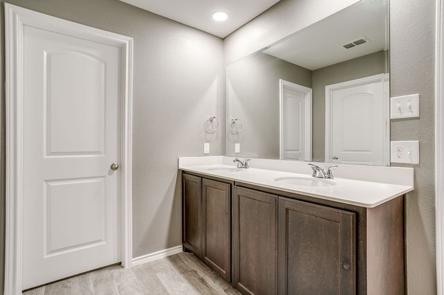 417 Milverton Drive, Fort Worth, TX 76036