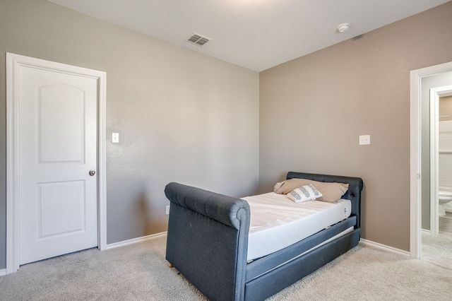 417 Milverton Drive, Fort Worth, TX 76036