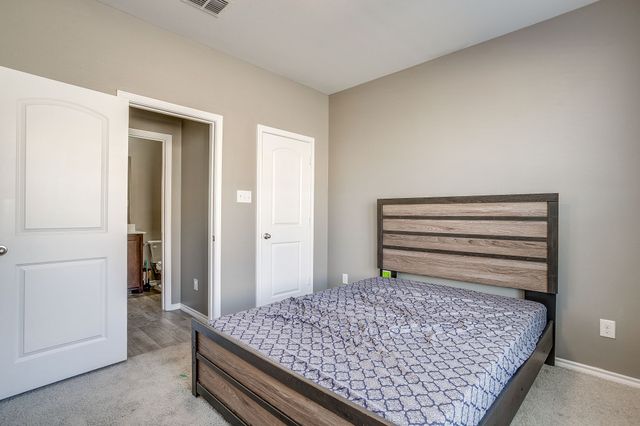 417 Milverton Drive, Fort Worth, TX 76036