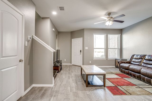 417 Milverton Drive, Fort Worth, TX 76036