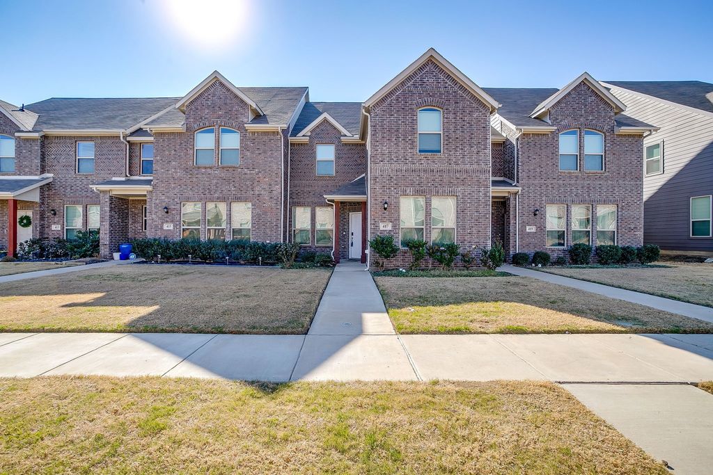 417 Milverton Drive, Fort Worth, TX 76036