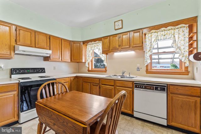 13640 VILLAGE MILL DR, Maugansville, MD 21767