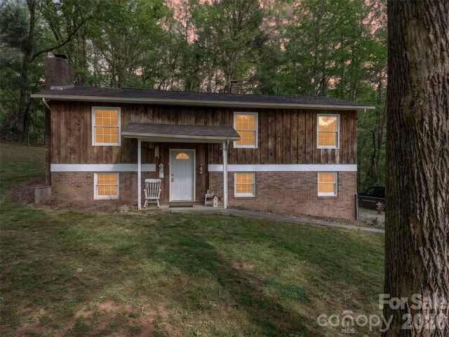 404 Ciccone Drive, Hendersonville, NC 28791