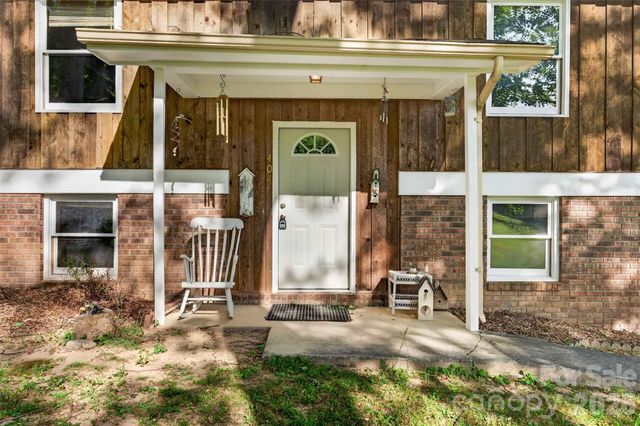 404 Ciccone Drive, Hendersonville, NC 28791