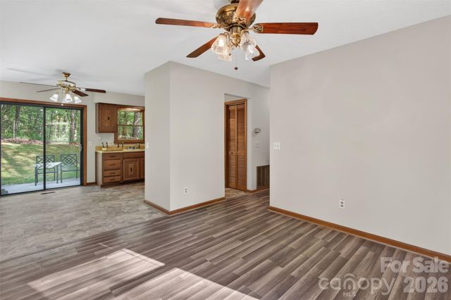 404 Ciccone Drive, Hendersonville, NC 28791