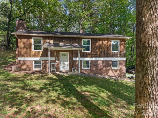 404 Ciccone Drive, Hendersonville, NC 28791