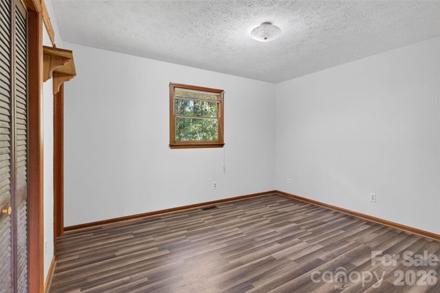 404 Ciccone Drive, Hendersonville, NC 28791