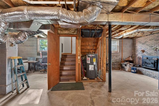 404 Ciccone Drive, Hendersonville, NC 28791