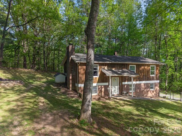 404 Ciccone Drive, Hendersonville, NC 28791