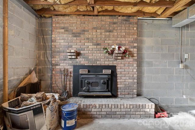 404 Ciccone Drive, Hendersonville, NC 28791