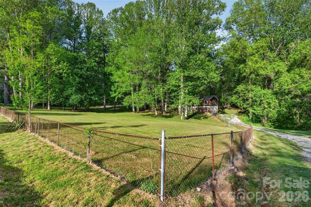 404 Ciccone Drive, Hendersonville, NC 28791