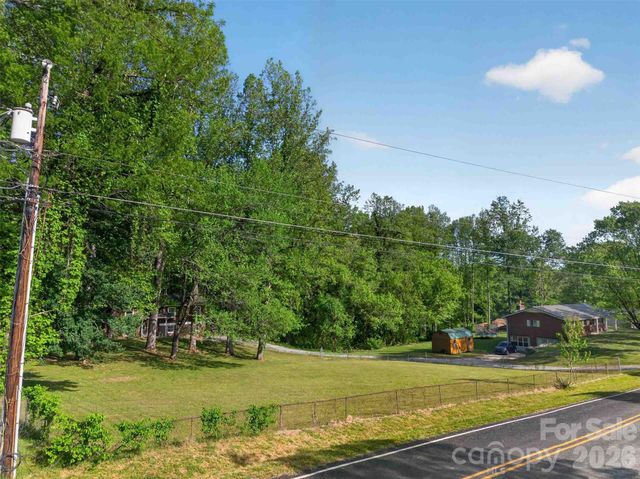 404 Ciccone Drive, Hendersonville, NC 28791