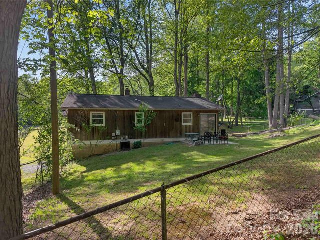 404 Ciccone Drive, Hendersonville, NC 28791