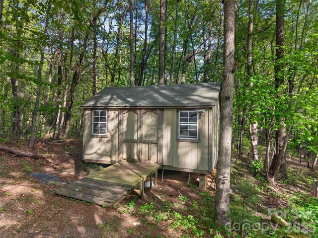 404 Ciccone Drive, Hendersonville, NC 28791