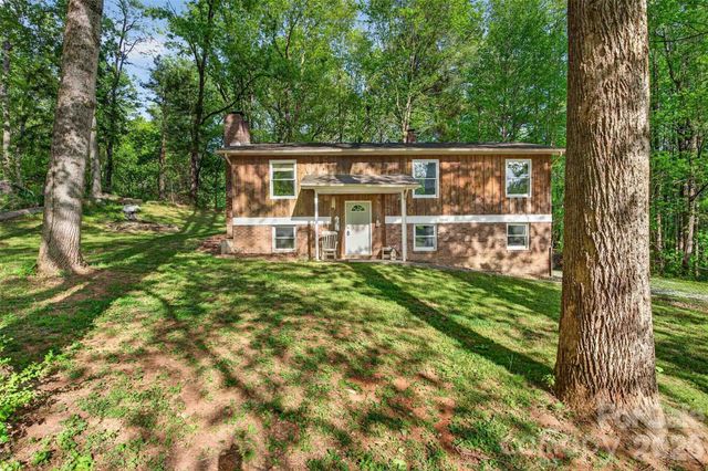 404 Ciccone Drive, Hendersonville, NC 28791